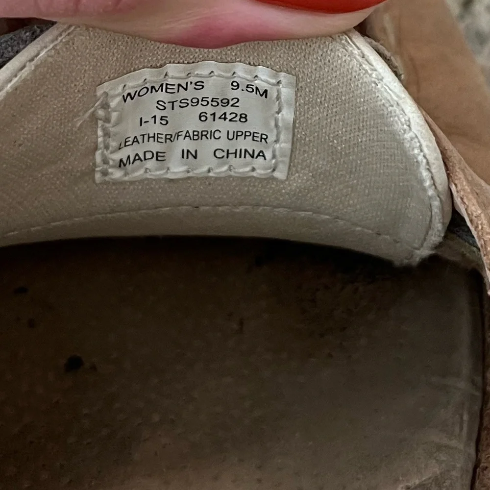 Sperry Angelfish Women’s deck shoes.  Size 9.5. - Picture 4 of 6